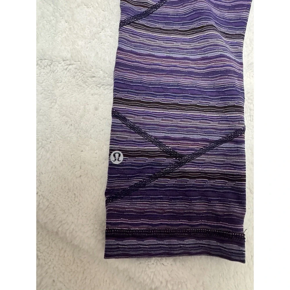 Lululemon Run Inspire Crop II Leggings Sz‎ 8 Static Purple Multi Stripe Zip